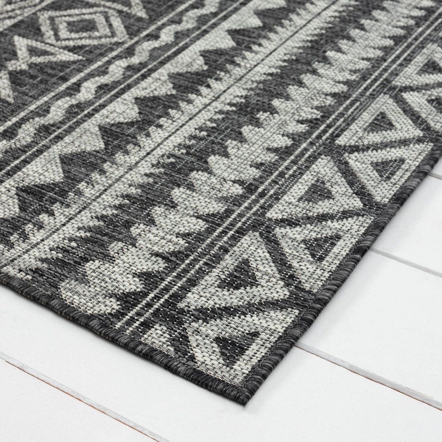 Alfresco 421 In Dark Grey : Runner Rug